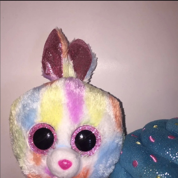 TY Beanie Bunny & Shopkins Cupcake Plush - Picture 7 of 9